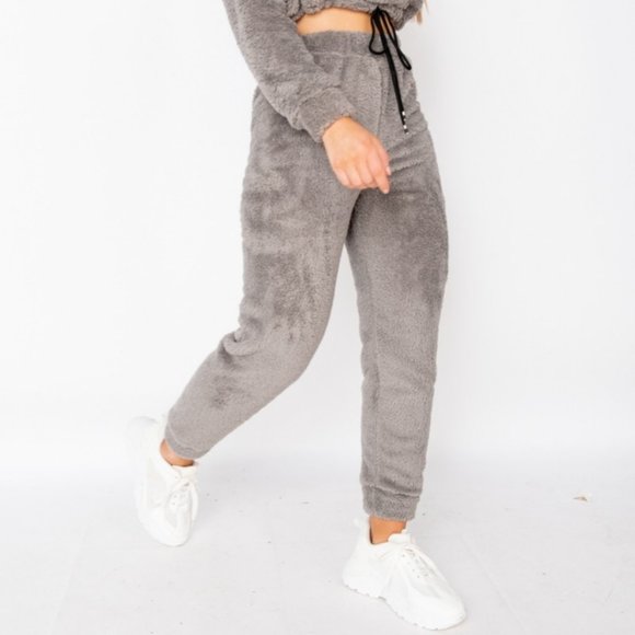CLEARANCE FINAL PRICE imported Crop Top and Jogger set - Picture 5 of 10